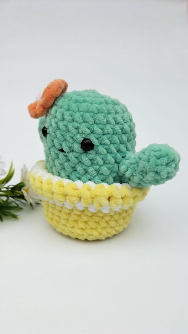 Fluffy Cactus (lichtgroen - oranje met gele pot)