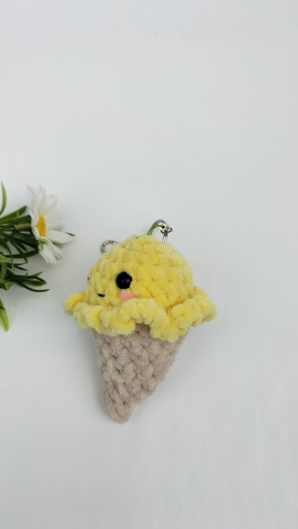 oplus_1058 Sleutelhanger ijsje (geel)