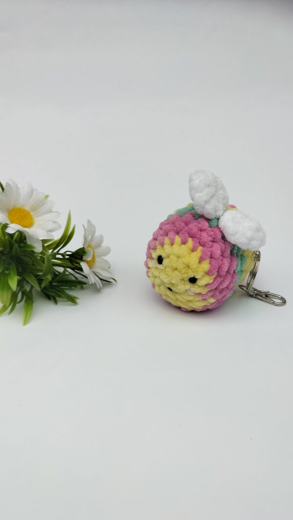 oplus_1058 Sleutelhanger bijtje medium (roze, groen, geel)