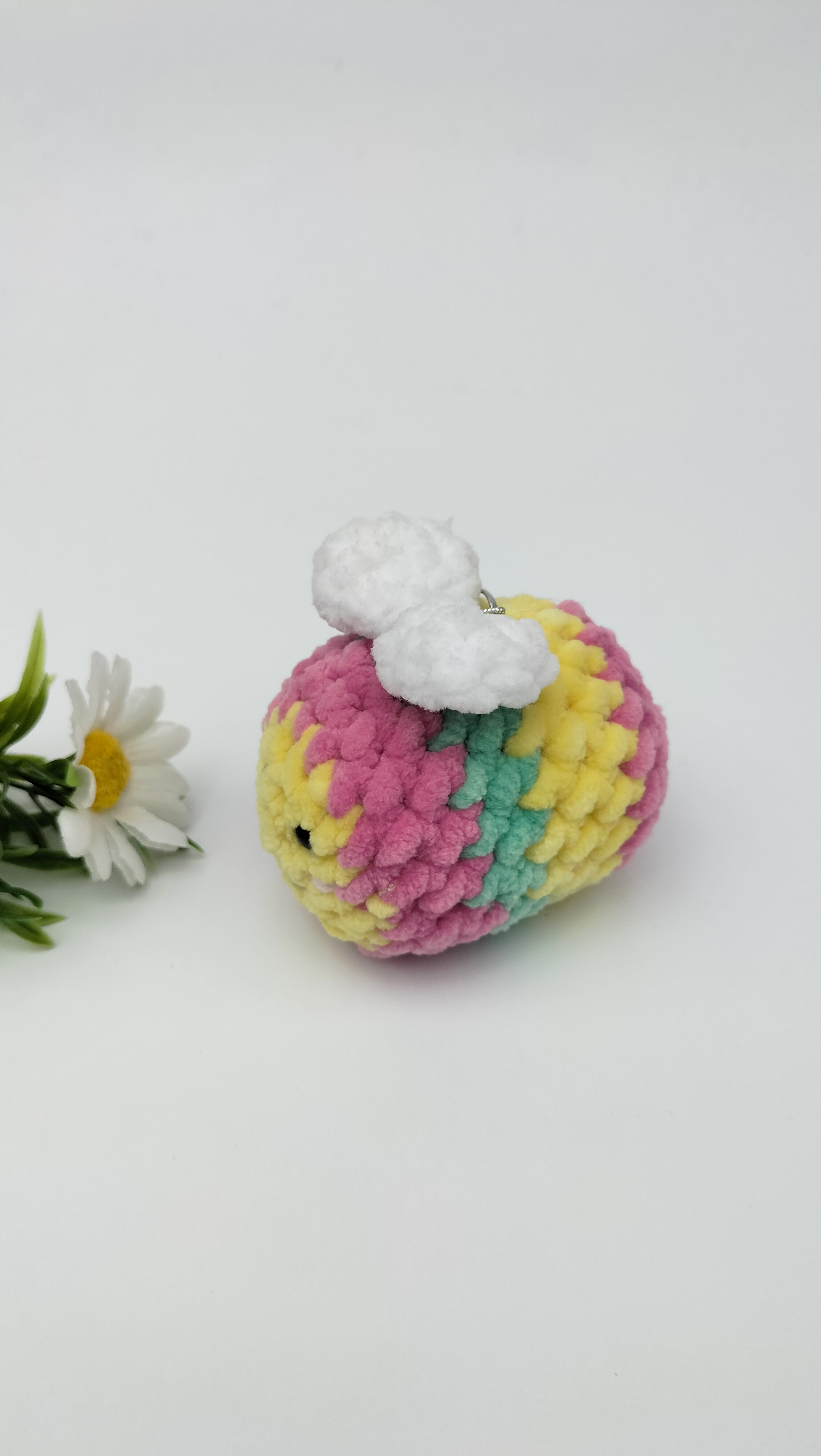 oplus_1058 Sleutelhanger bijtje medium (roze, groen, geel)