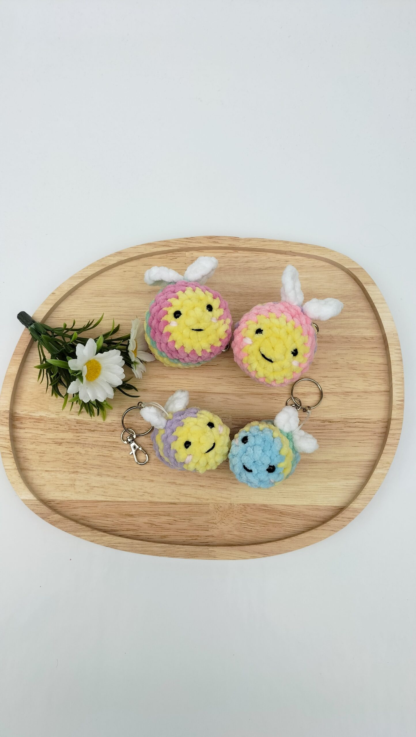 Oplus_1026 Knuffel bij / sleutelhanger (framboos-zwart) maat groot