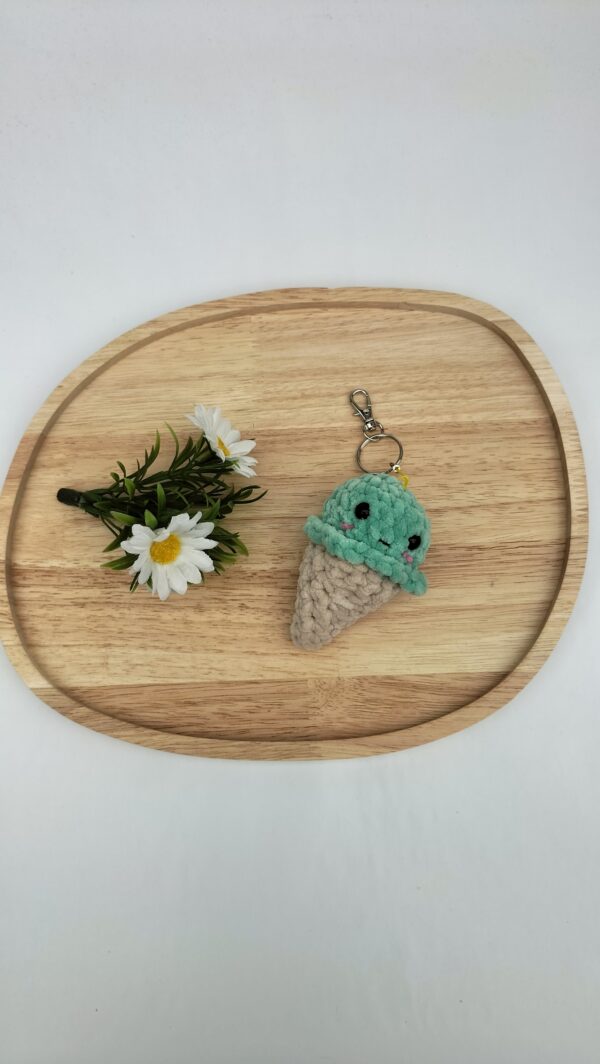 Oplus_34 Sleutelhanger ijsje (mint)