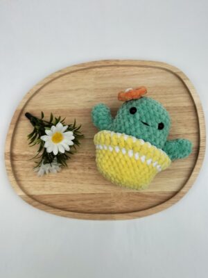 Fluffy Cactus (lichtgroen - oranje met gele pot)