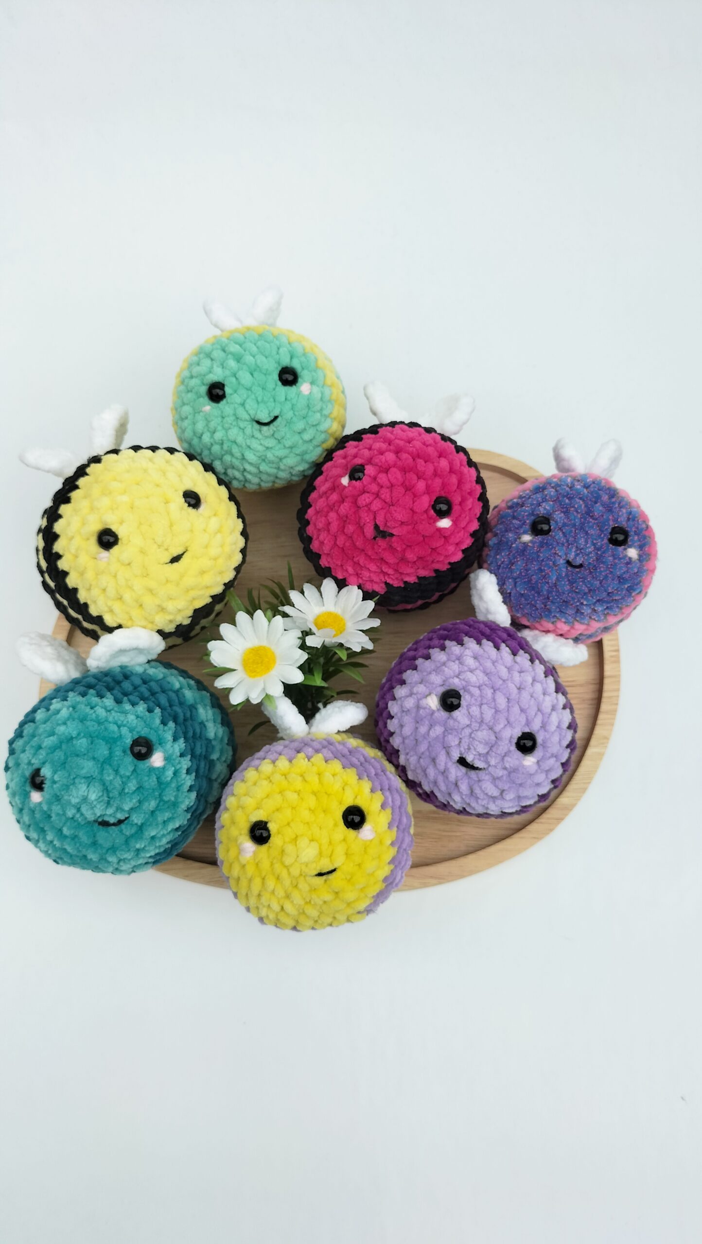 oplus_1058 Knuffel bij / sleutelhanger (framboos-zwart) maat groot