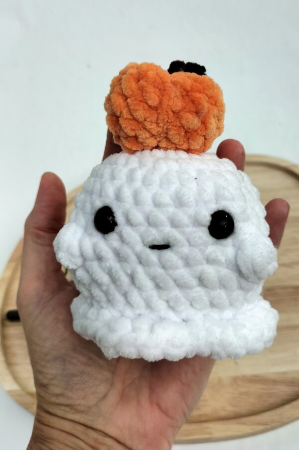 spookje met pompoen in hand (1) Sleutelhanger spookje met pompoen