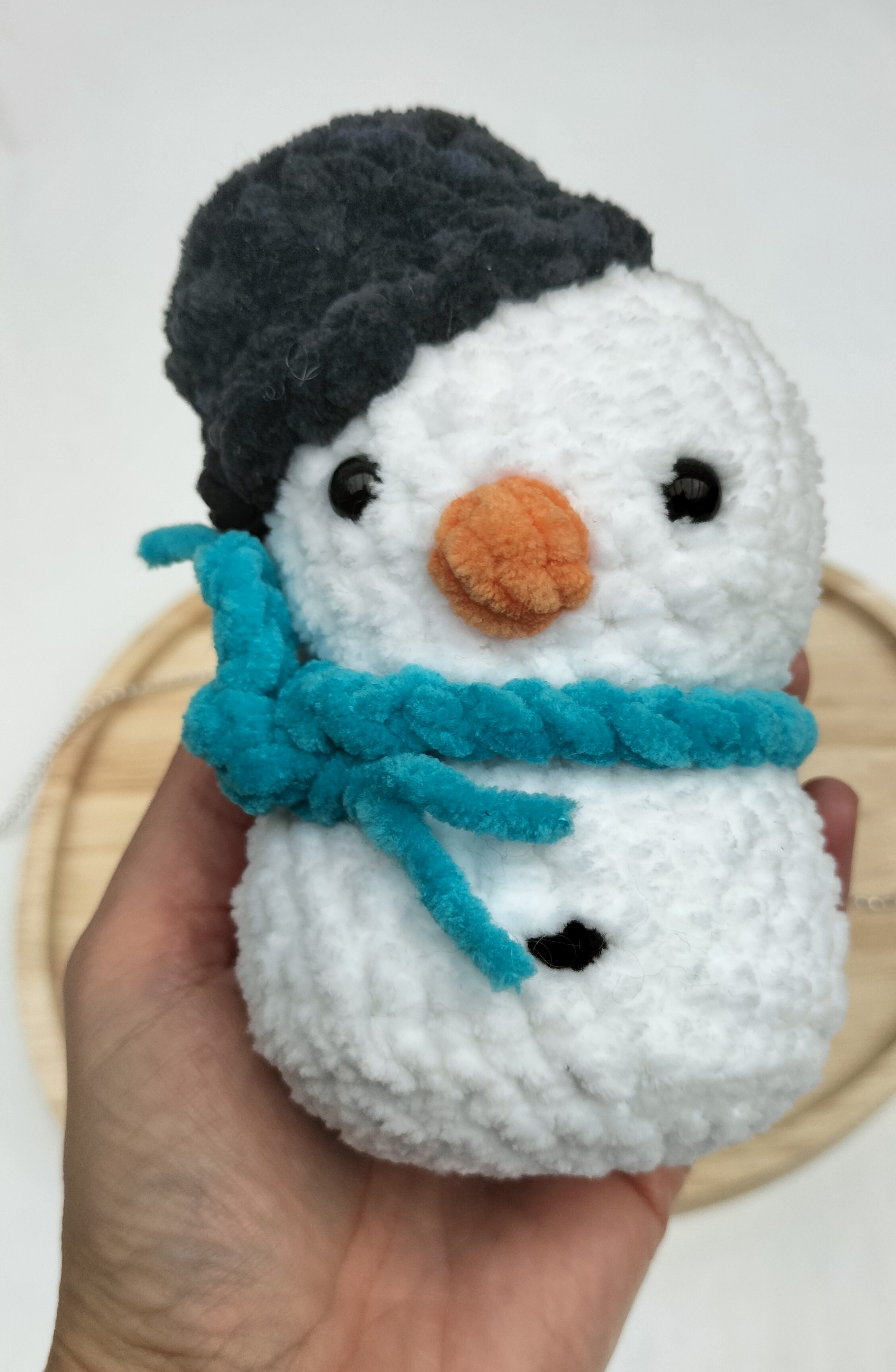 Knuffel sneeuwpop groot (met lichtblauwe sjaal)