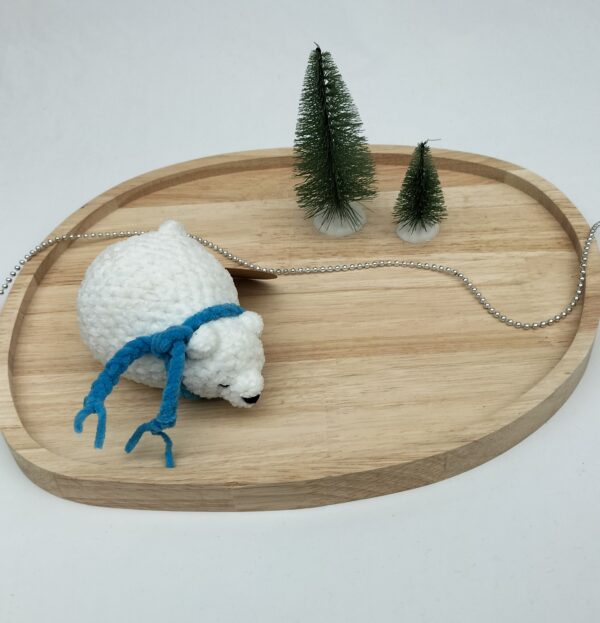 Knuffel slapende ijsbeer klein (lichtblauwe sjaal)