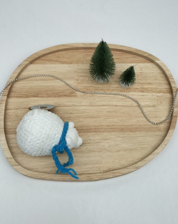 Knuffel slapende ijsbeer klein (lichtblauwe sjaal)