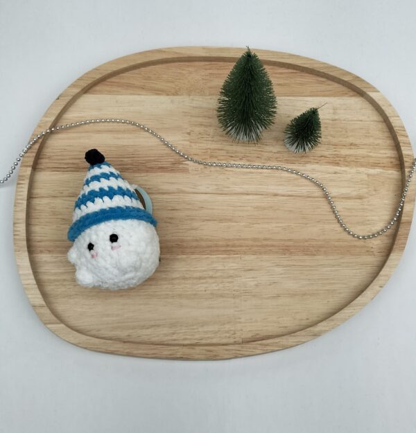 Knuffel mushi met muts klein (lichtblauw-wit)