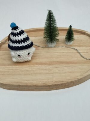 Knuffel mushi met muts klein (donker blauw-wit)