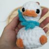 Knuffel gek eendje (wit met blauwe sjaal)