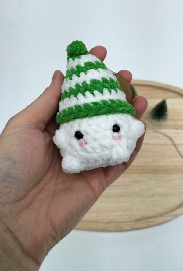 IMG20251103160401 Knuffel mushi met muts klein (groen-wit)