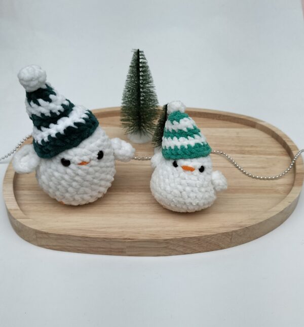 Knuffel pinguïn met muts groot (donkergroen-wit)