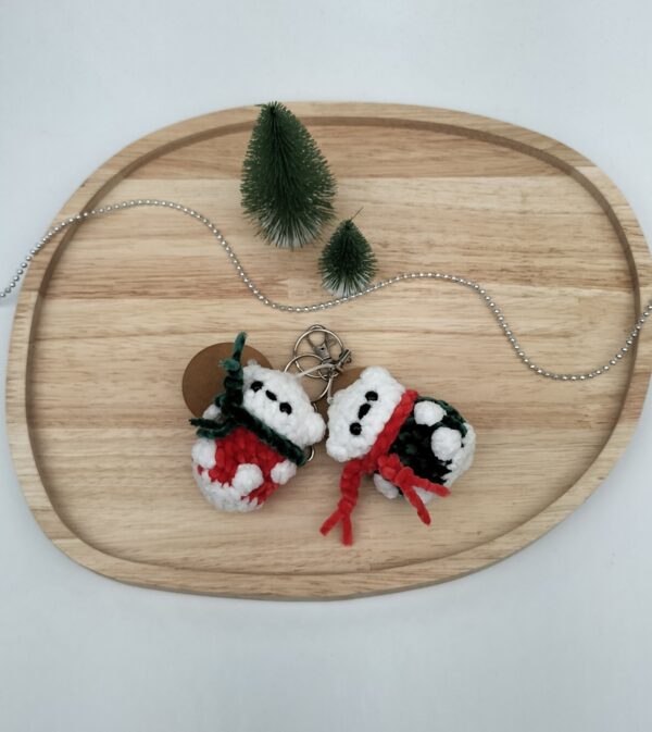 Sleutelhanger ijsbeer (mint met gele sjaal)