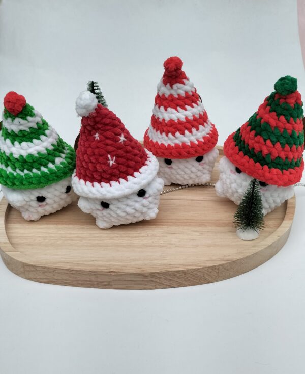 Knuffel mushi met muts groot (rood-groen)