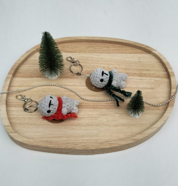 Sleutelhanger zeehond (wit met oranje sjaal)