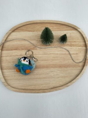 Sleutelhanger pinguïn (lichtblauw-donkerblauw zeegroene sjaal)