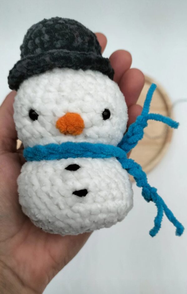 Knuffel sneeuwpop klein (met lichtblauwe sjaal)