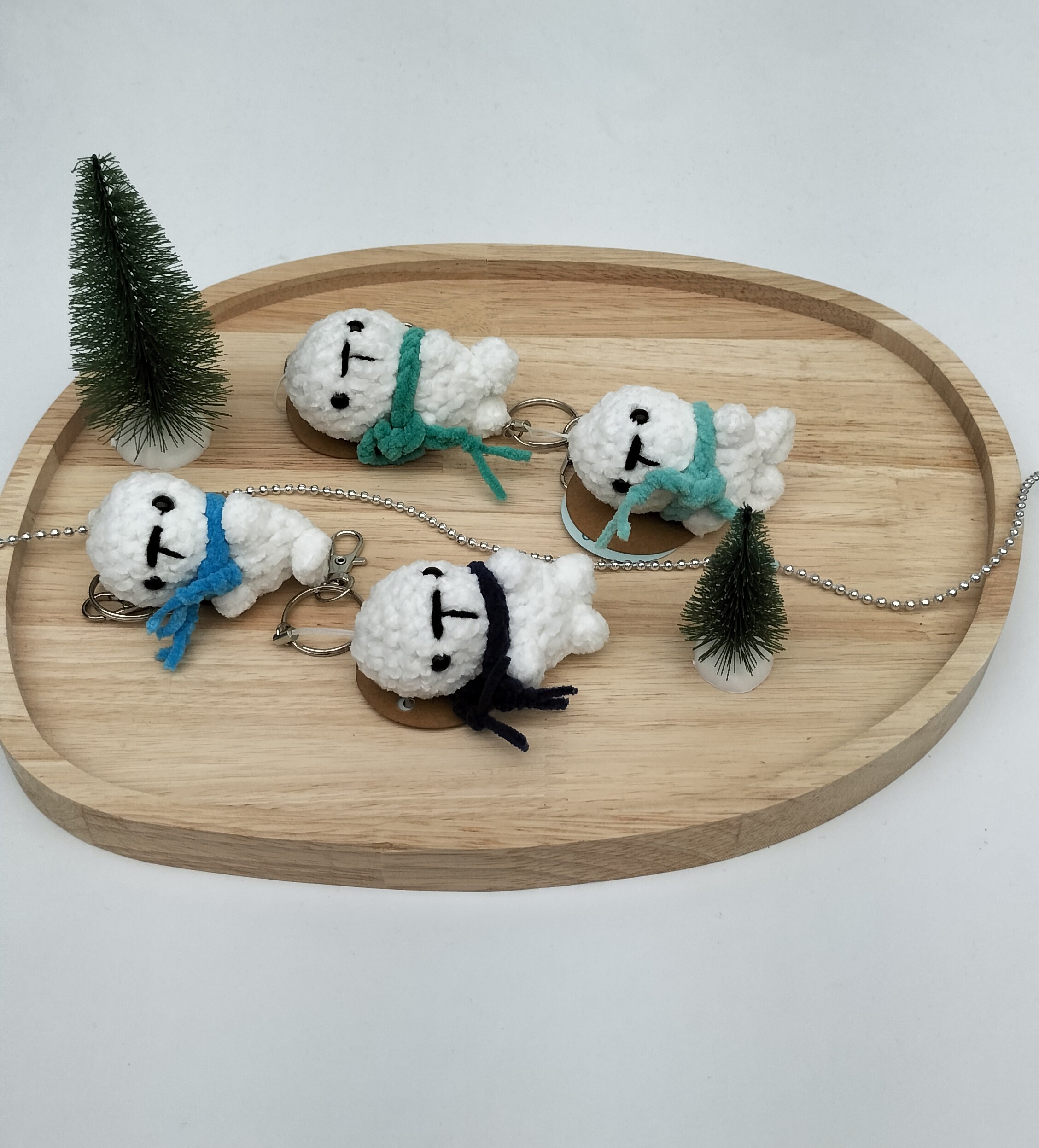 Sleutelhanger zeehond (wit met oranje sjaal)