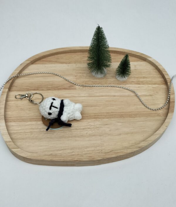 Sleutelhanger zeehond (wit met donkerblauwe sjaal