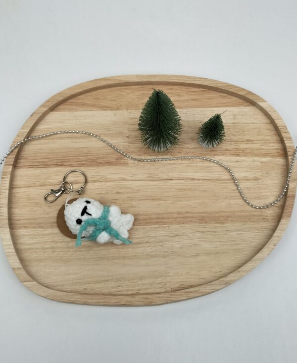 Sleutelhanger zeehond (wit met licht zeegroene sjaal)