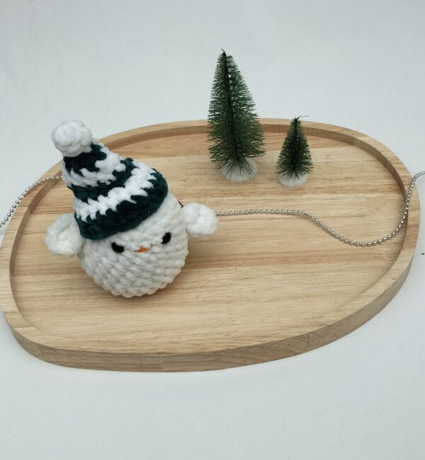 Knuffel pinguïn met muts groot (donkergroen-wit)