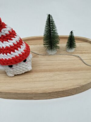 Knuffel mushi met muts groot (rood-wit)