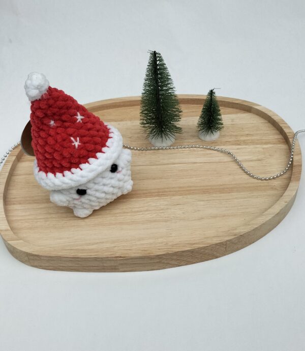 Knuffel mushi met muts groot (rood met sterren)