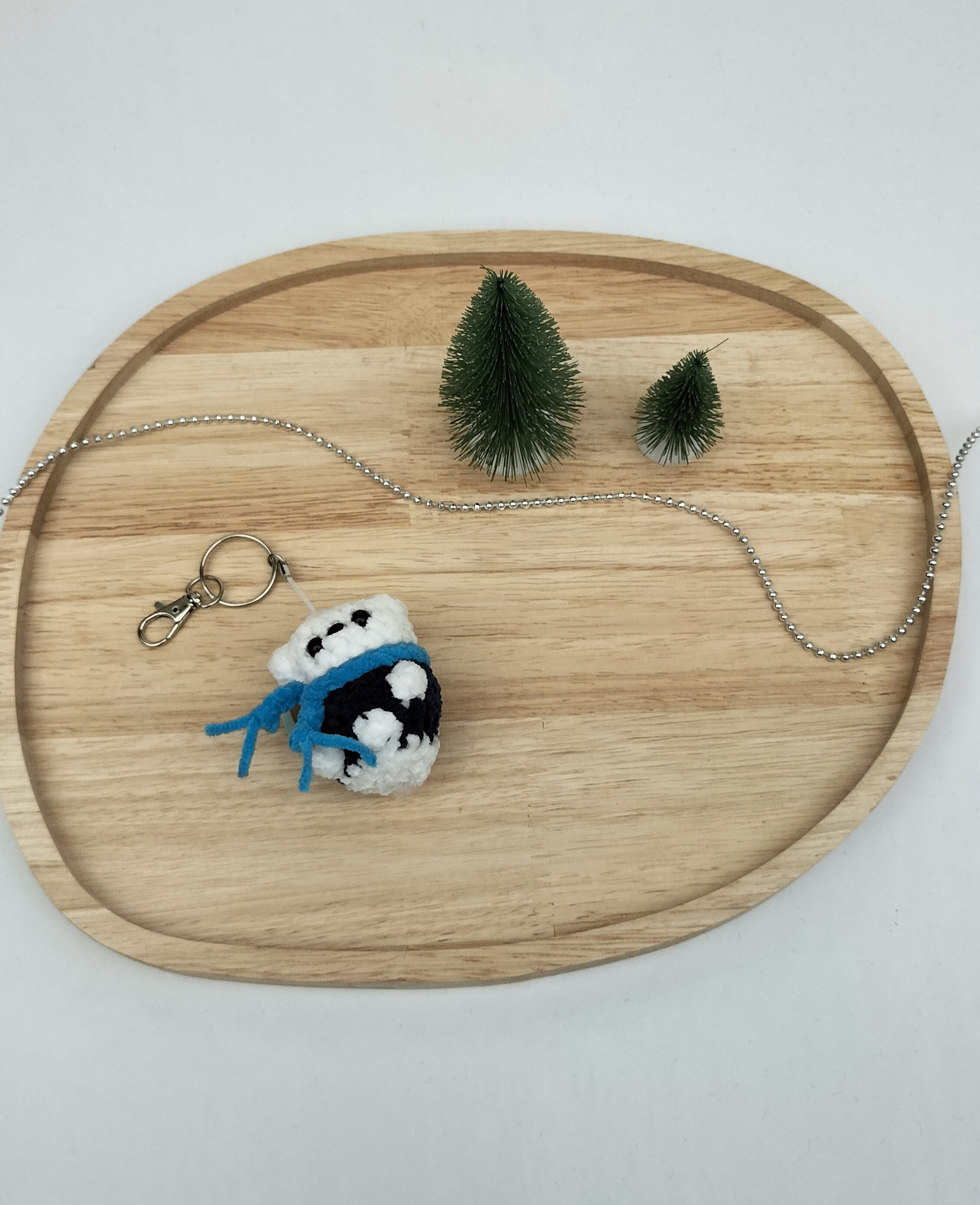 Sleutelhanger ijsbeer (donkerblauw met lichtblauwe sjaal)