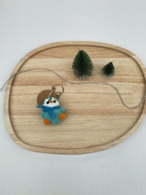 Sleutelhanger pinguïn (licht en donker turqouise en blauwe sjaal)
