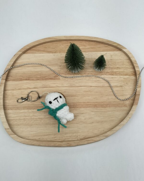 Sleutelhanger zeehond (wit met donker zeegroene sjaal)