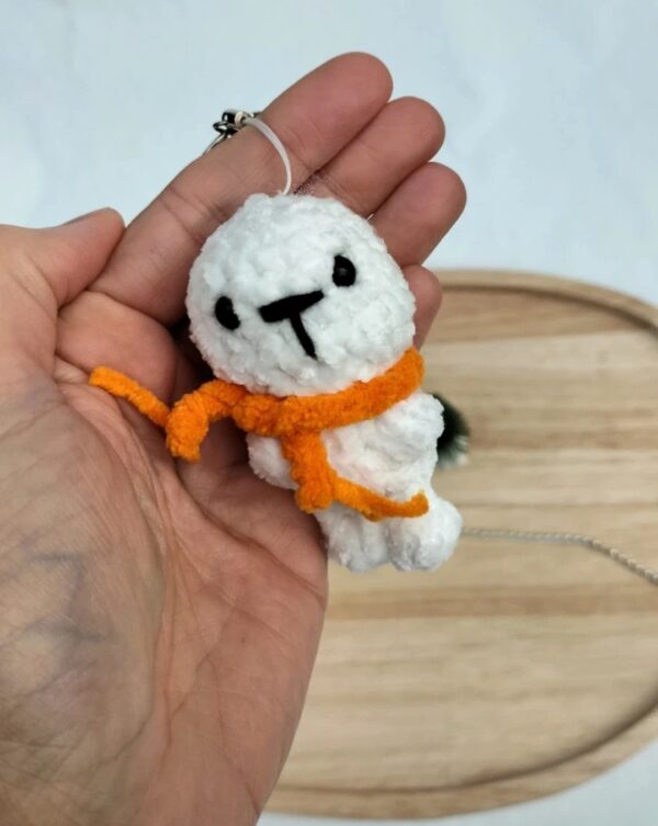 Sleutelhanger zeehond (wit met oranje sjaal)