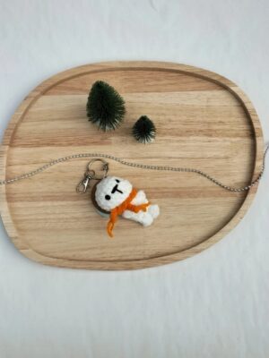 Sleutelhanger zeehond (wit met oranje sjaal)