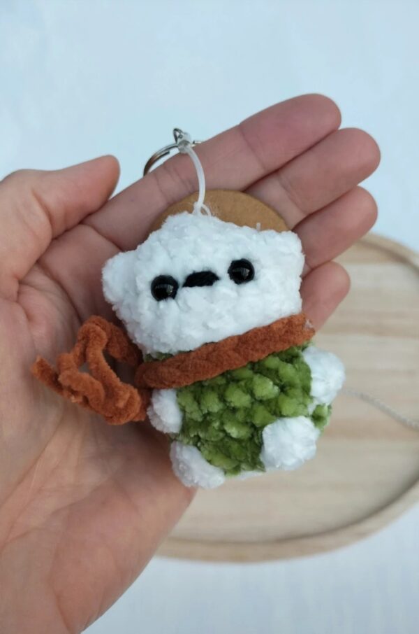 Sleutelhanger ijsbeer (groen met bruine sjaal)