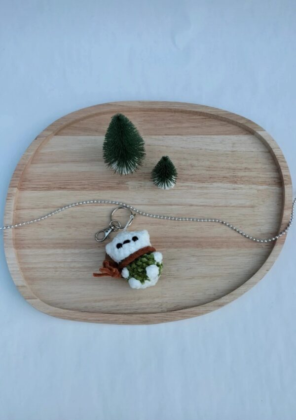 Sleutelhanger ijsbeer (groen met bruine sjaal)