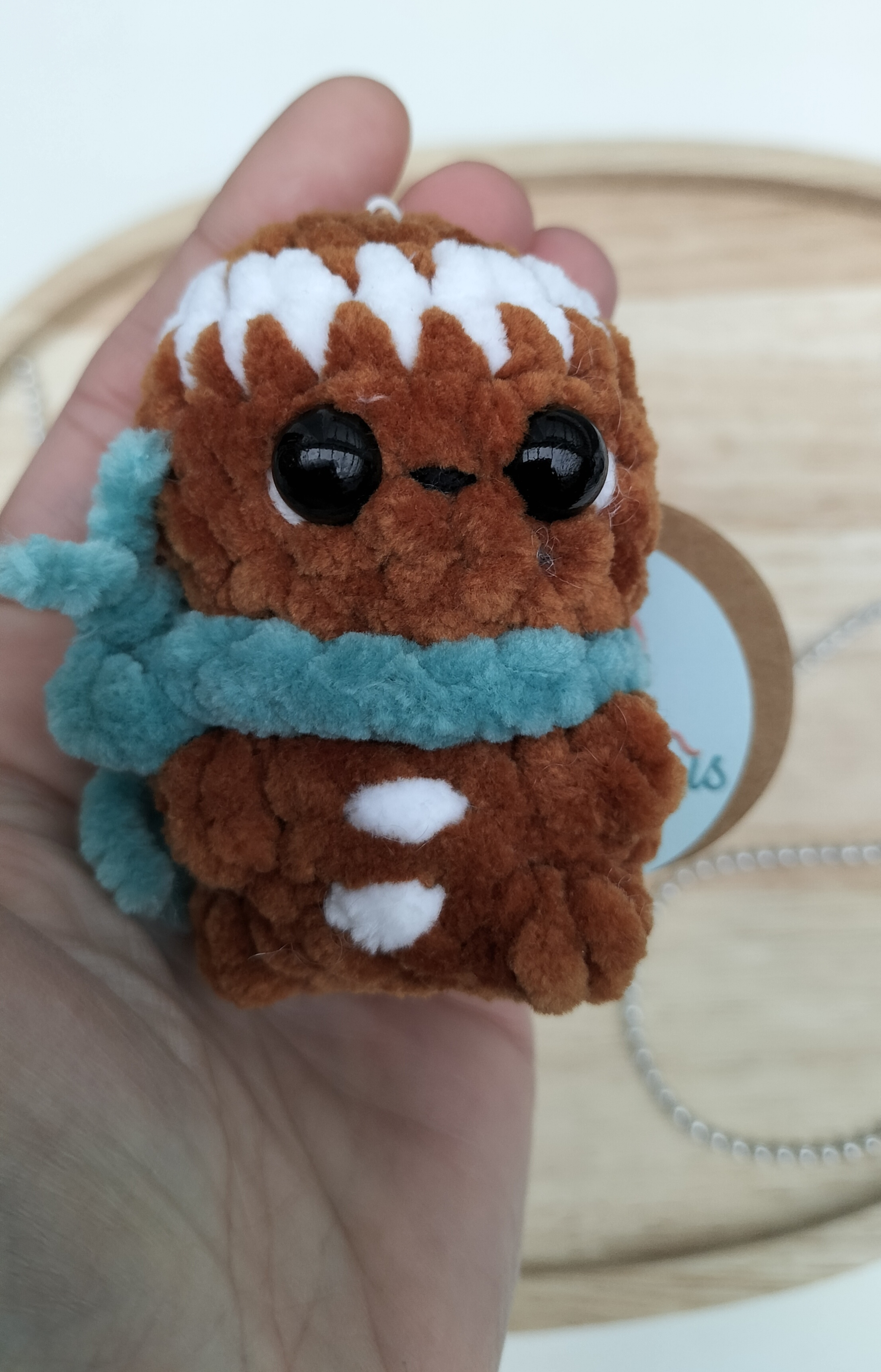 Sleutelhanger peperkoekmannetje groot (donker groene sjaal)