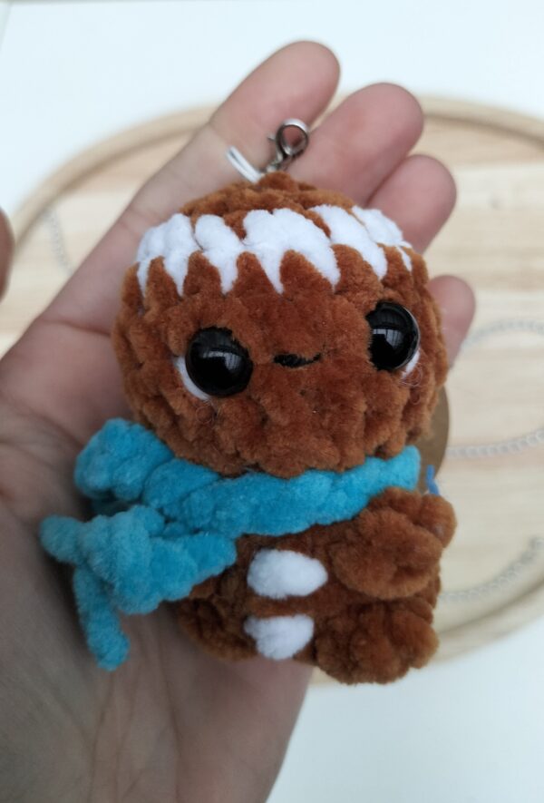 Sleutelhanger peperkoekmannetje groot (licht blauwe sjaal)