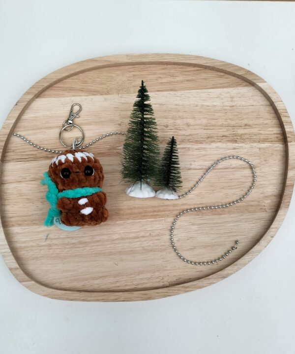 Sleutelhanger peperkoekmannetje groot (licht groene sjaal)