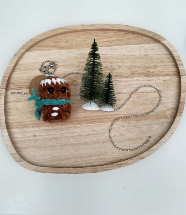 Sleutelhanger peperkoekmannetje groot (donker groene sjaal)